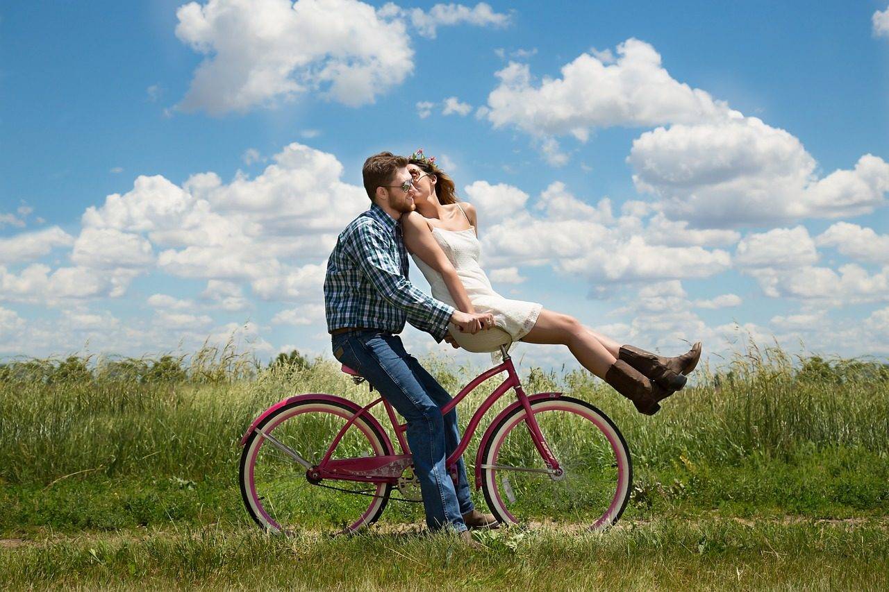romance-bike-love-anglesey-silver-bay-holiday-village-north-wales-1280x853.jpg