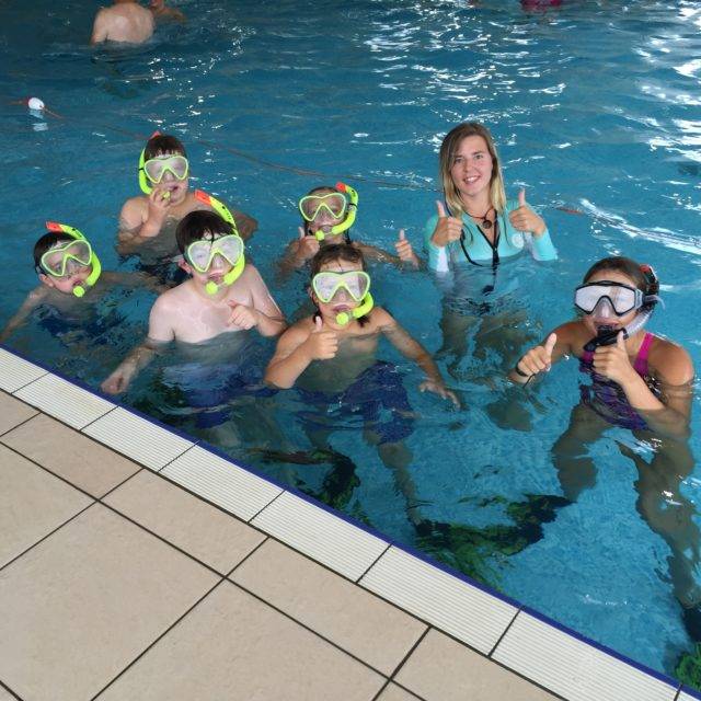https://bulmerleisure.co.uk/wp-content/uploads/2016/02/silver-bay-holiday-village-anglesey-busy-bayers-snorkelling-in-the-leisure-centre-640x640.jpg