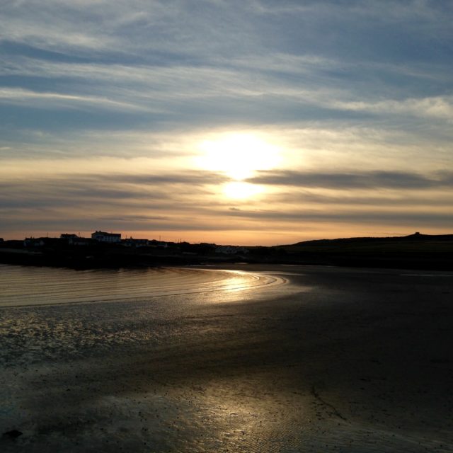 https://bulmerleisure.co.uk/wp-content/uploads/2016/12/silver-bay-holiday-village-anglesey-sunset-beach-atmosphere-640x640.jpeg