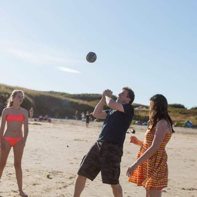 https://bulmerleisure.co.uk/wp-content/uploads/2022/12/silver-bay-holiday-village-anglesey-beach-volley-640x640.jpg